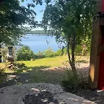 Pêcheur Au Bord Du Lac, Accès Lac, 2ch