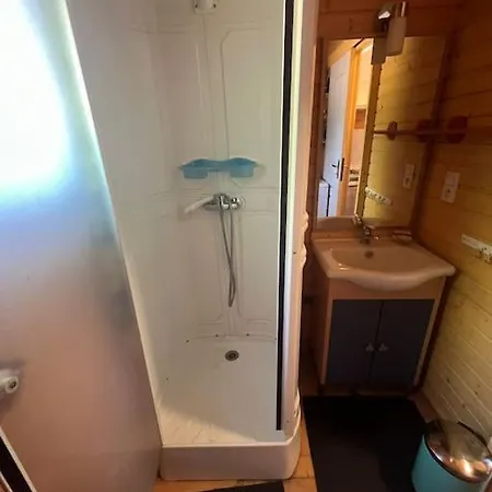 Chalet Chalet Pecheur Au Bord Du Lac, Acces Lac, 2Ch