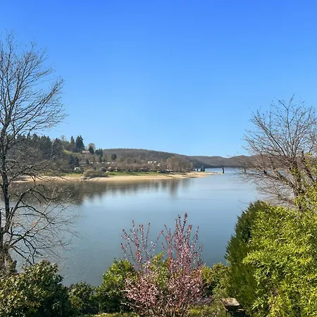 Pecheur Au Bord Du Lac, Acces Lac, 2ch 木屋