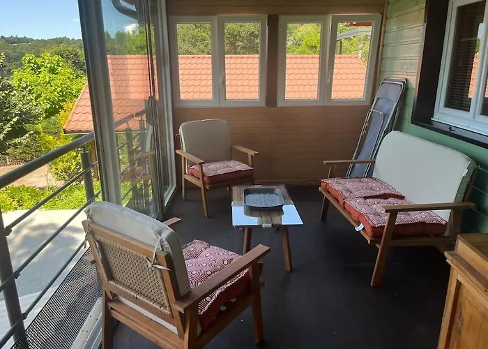 Pecheur Au Bord Du Lac, Acces Lac, 2ch 木屋 *