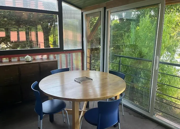 Pecheur Au Bord Du Lac, Acces Lac, 2ch * 拉卡佩勒－维耶斯康