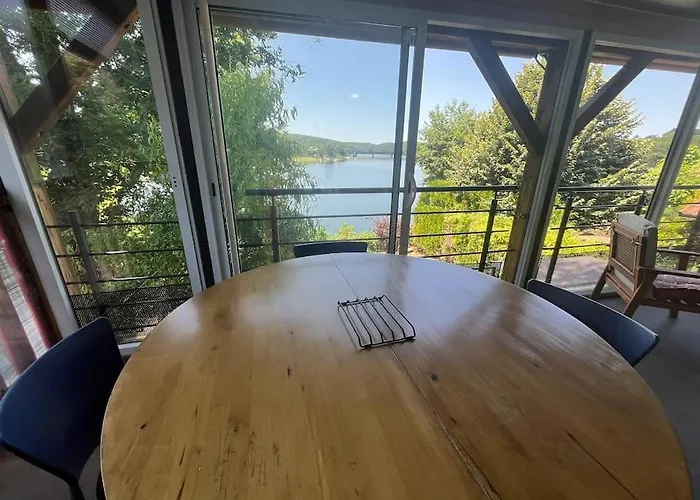 Pecheur Au Bord Du Lac, Acces Lac, 2ch * 拉卡佩勒－维耶斯康