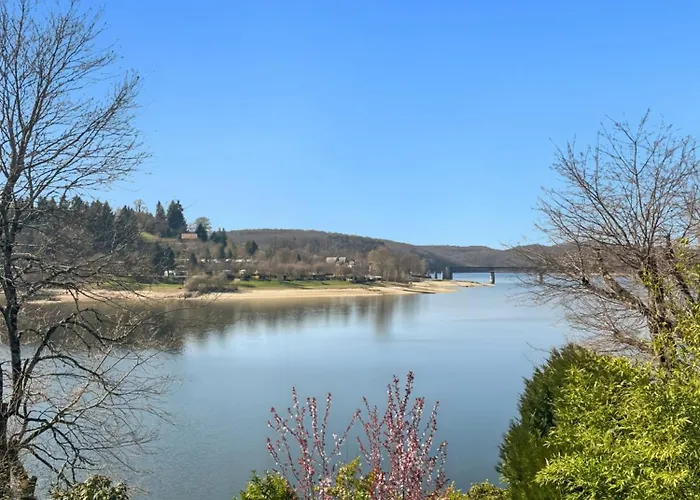 Pecheur Au Bord Du Lac, Acces Lac, 2ch 木屋